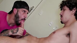 Gabriel Coimbra And Lucas Ferrari - Deixando O Vizinho Me Mamar Tongued Gozar N Boca Dele. Ten Min