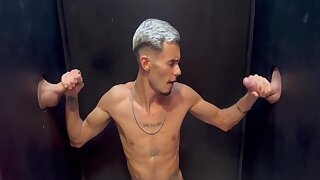 Jardel Lucas, Heitor Baumann And Digao Da Ilha - Loirinho Safado Mamou Os Heteros No Gloryhole 7 Min
