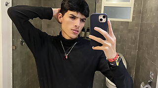 Andreszp Masturbates in the Motel and His Cum Says It All