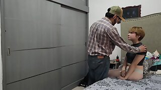 Garganta Profunda - Leccion De A Femboy Con Muslos Grandes Y Booty Jugoso